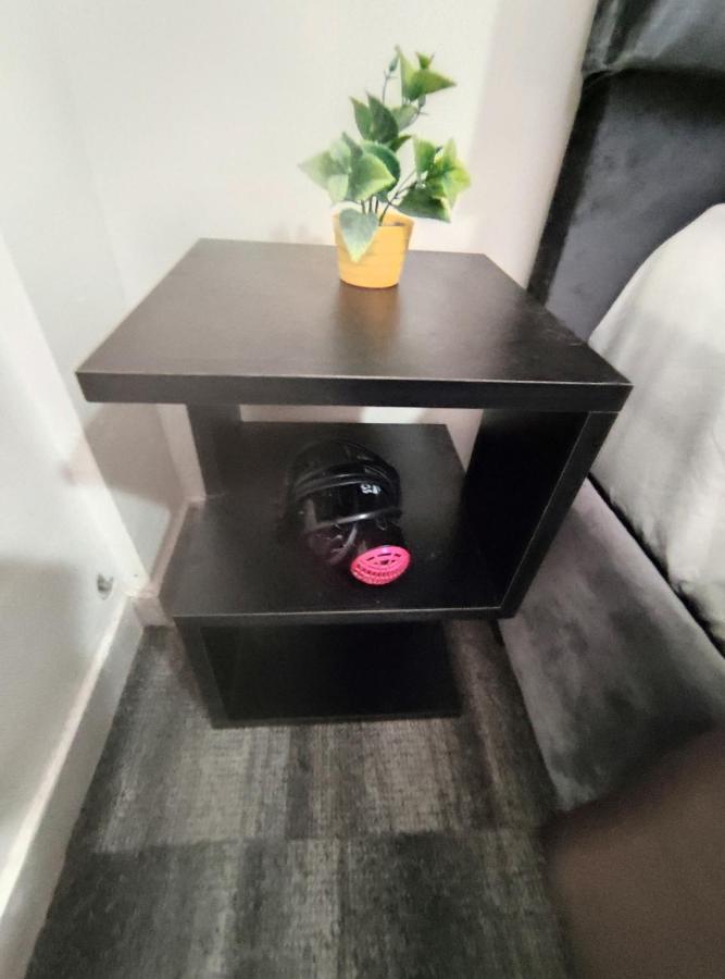 Superbe Au Rez-de-chaussée Avec Clim Mobile,parking Et Wifi Gratuit Apartamento