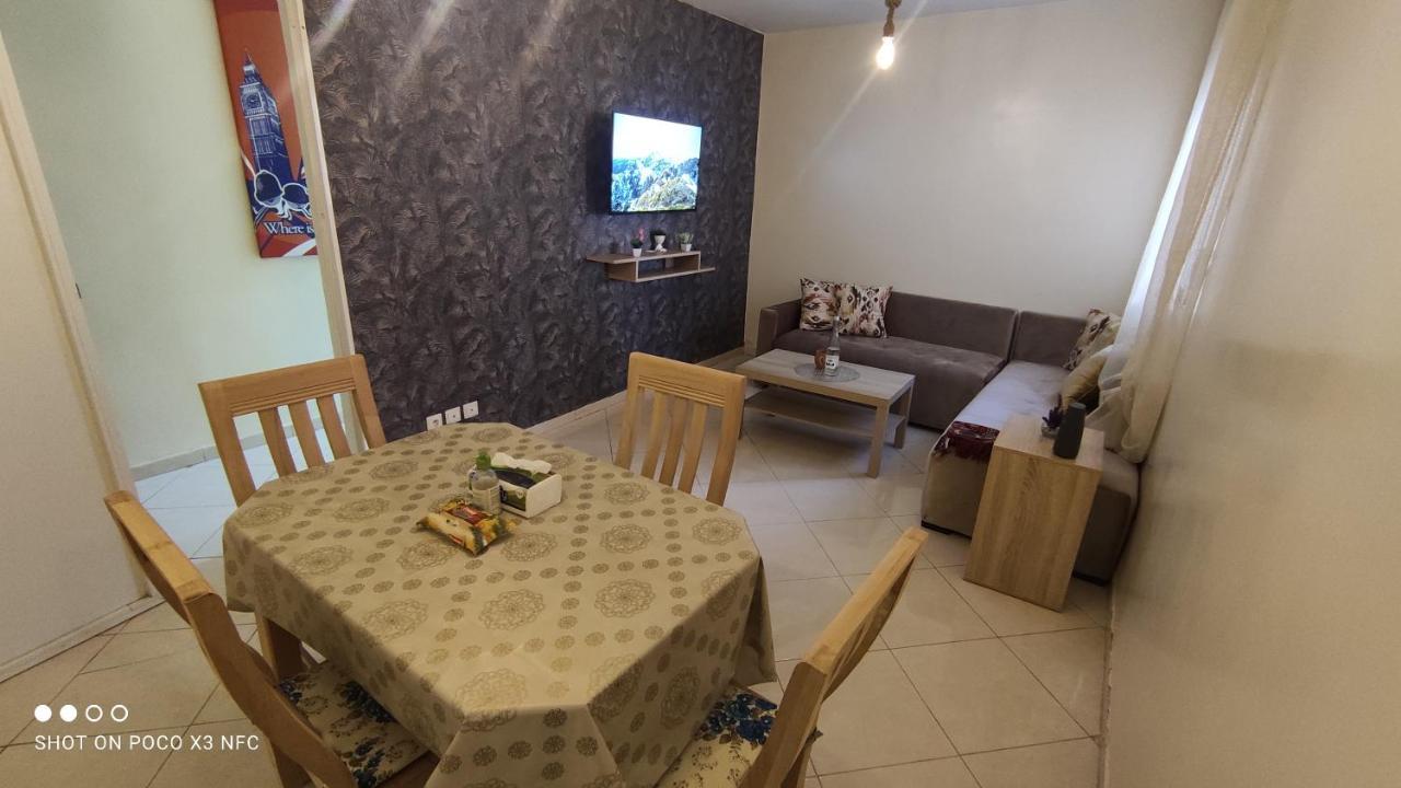 Apartment Beautiful Ground-floor With Portable Air Conditioning, Parking, And Free Wi-fi