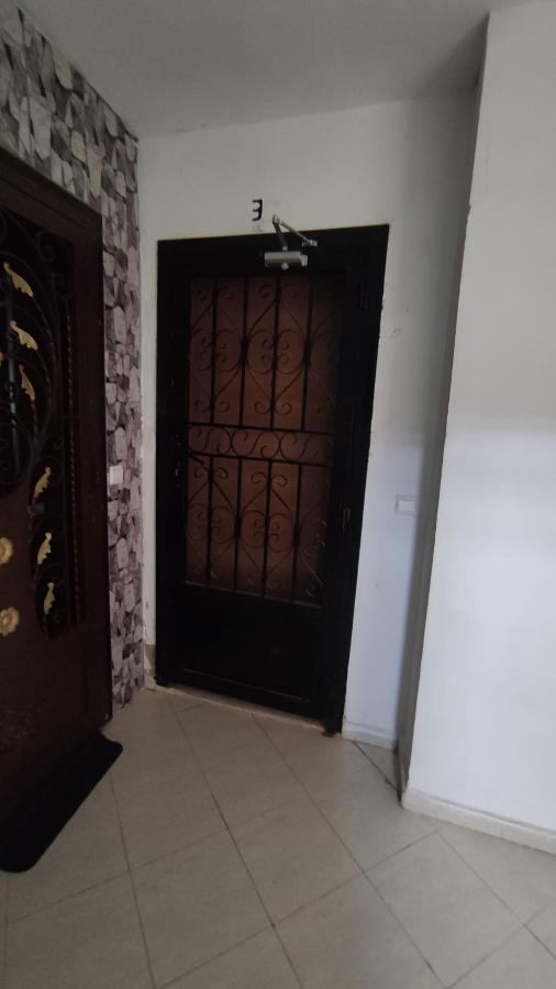 Apartment Beautiful Ground-floor With Portable Air Conditioning, Parking, And Free Wi-fi *