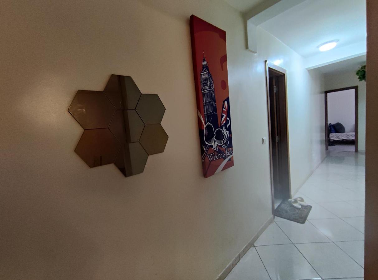 Beautiful Ground-floor With Portable Air Conditioning, Parking, And Free Wi-fi * Casablanca