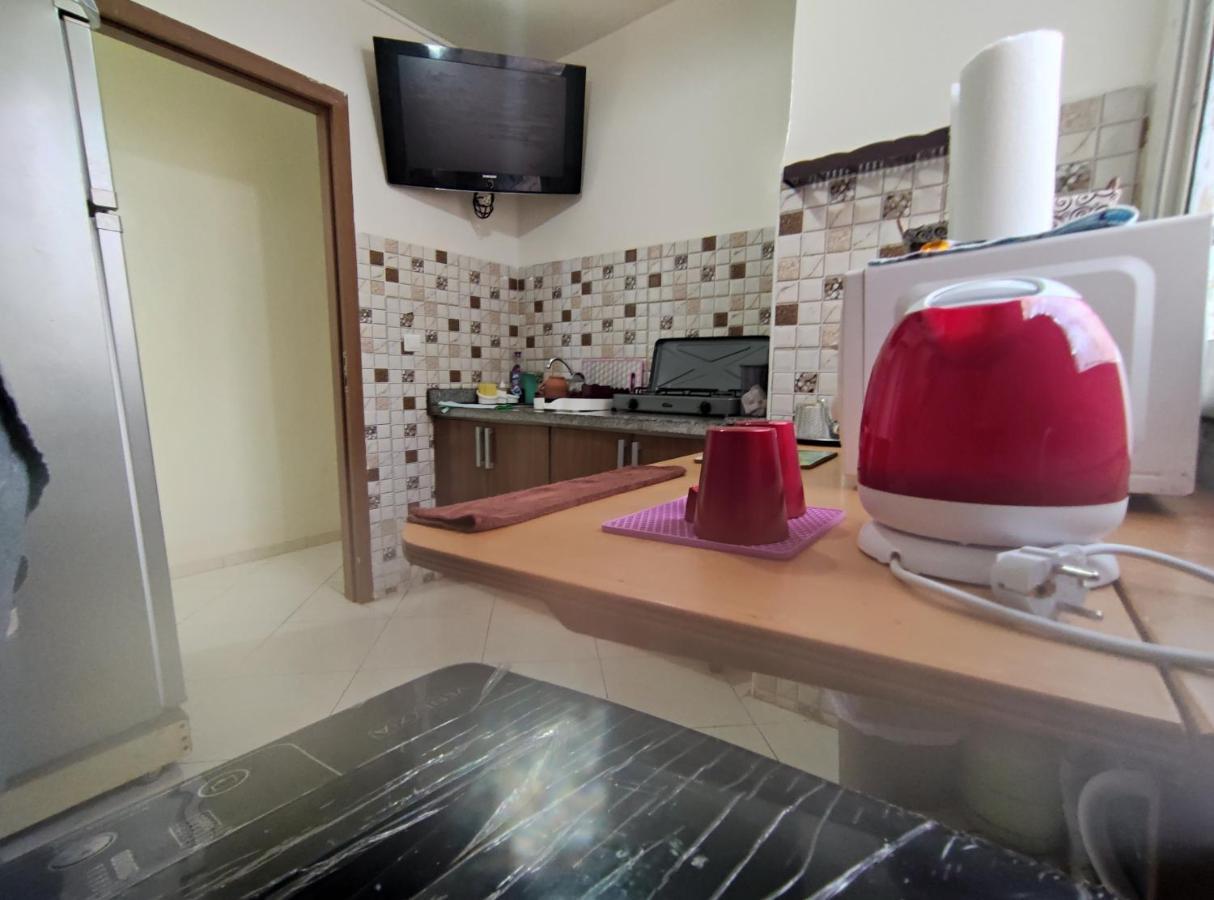 Beautiful Ground-floor With Portable Air Conditioning, Parking, And Free Wi-fi Apartment Casablanca