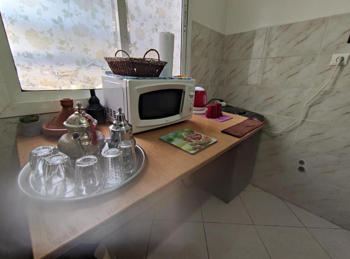 Beautiful Ground-floor With Portable Air Conditioning, Parking, And Free Wi-fi Casablanca