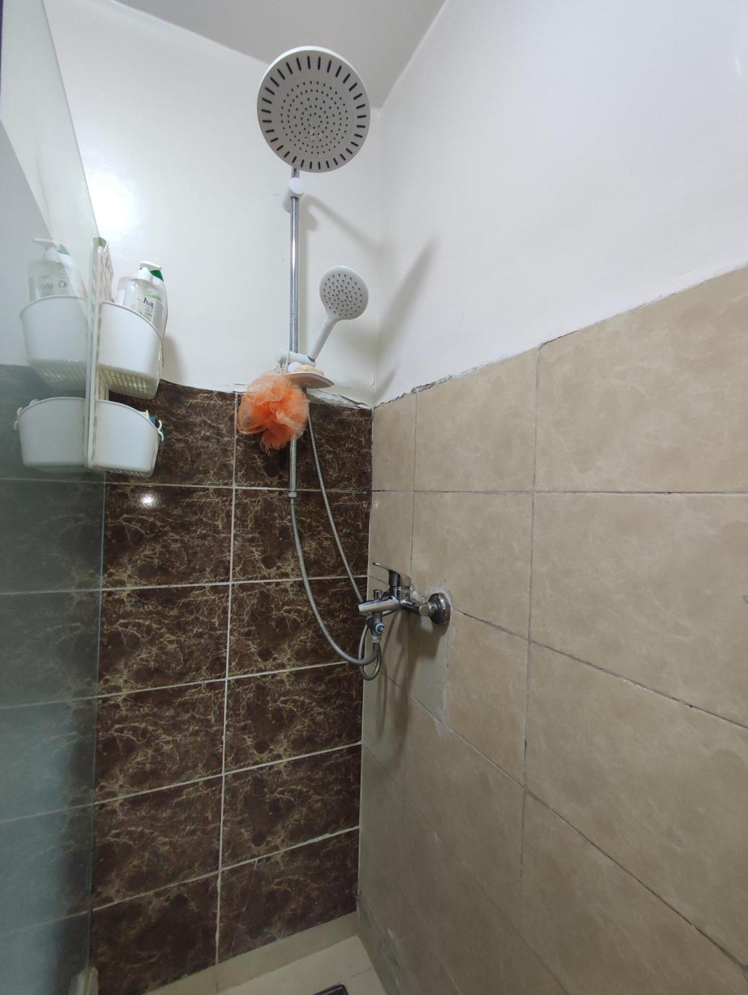 Beautiful Ground-floor With Portable Air Conditioning, Parking, And Free Wi-fi Apartment