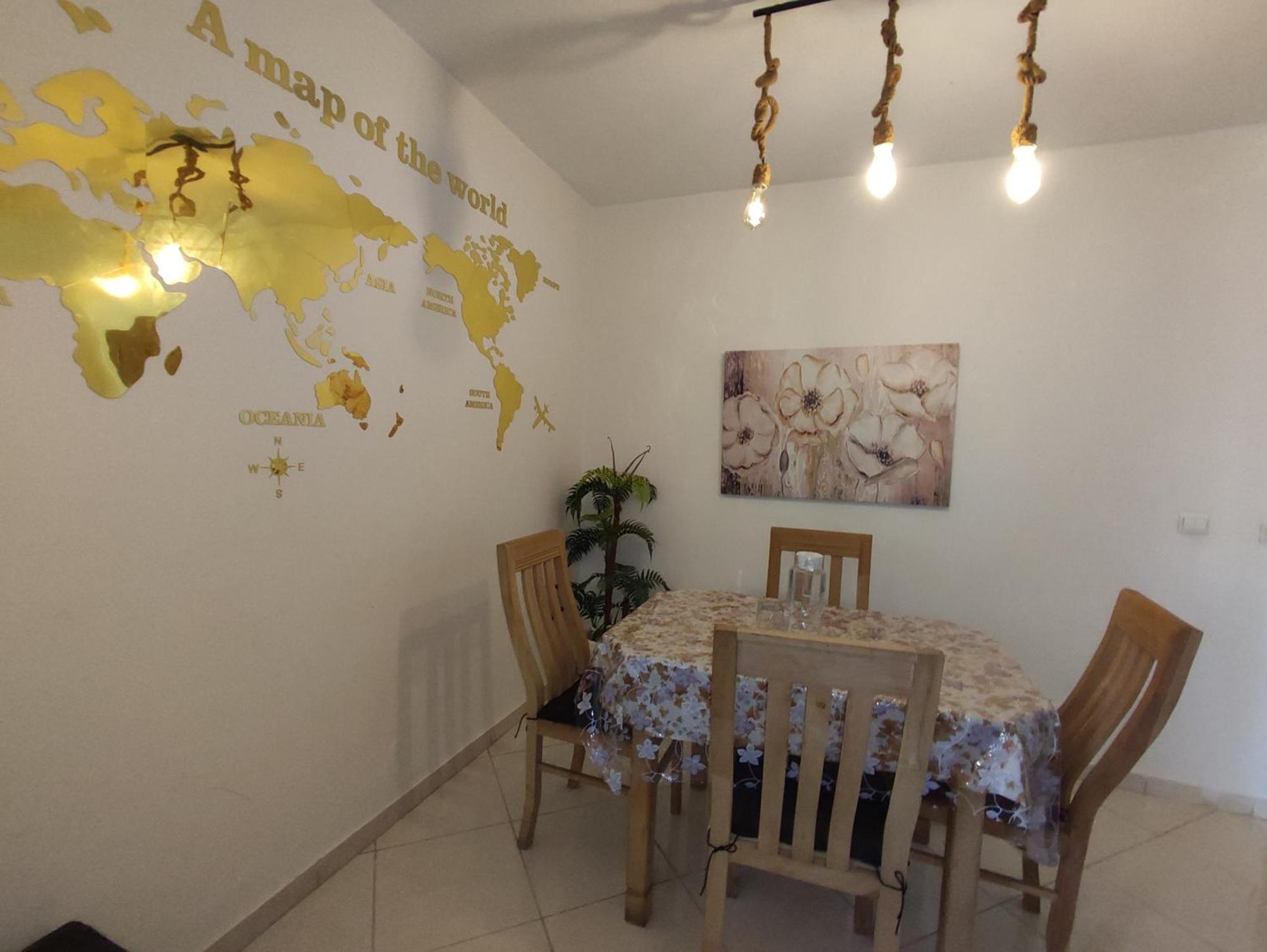 Apartment Beautiful Ground-floor With Portable Air Conditioning, Parking, And Free Wi-fi