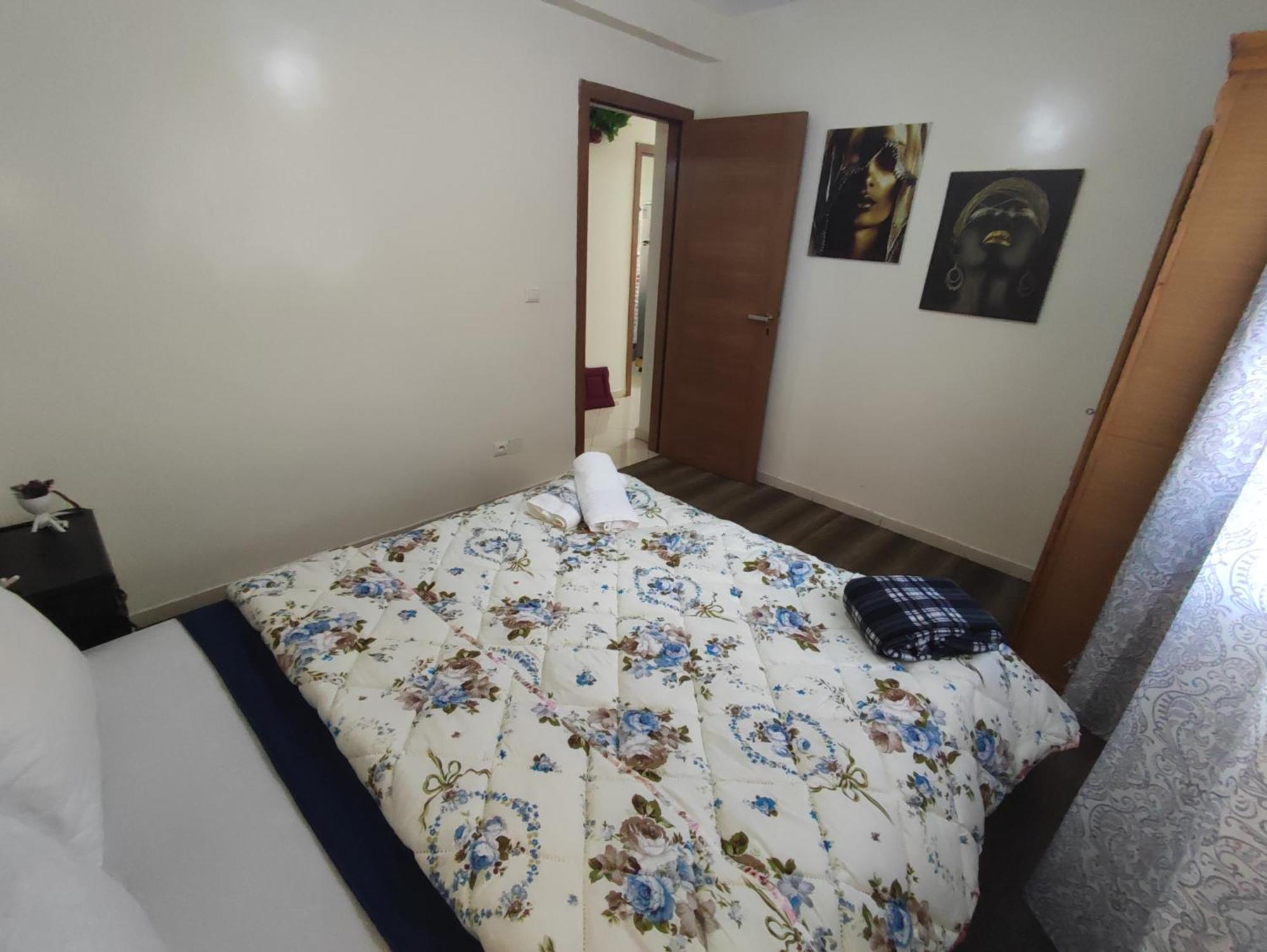 Apartment Beautiful Ground-floor With Portable Air Conditioning, Parking, And Free Wi-fi