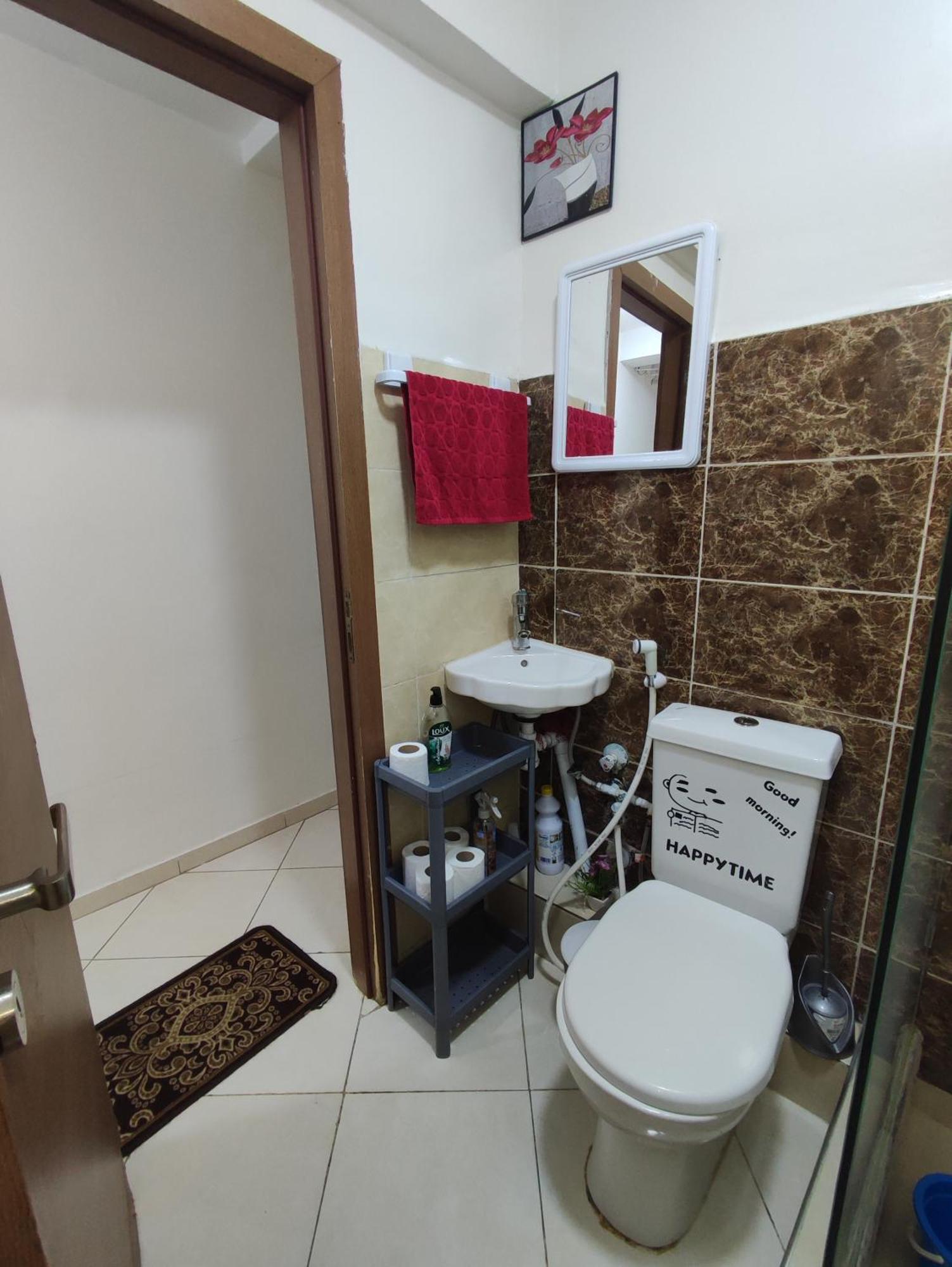 Beautiful Ground-floor With Portable Air Conditioning, Parking, And Free Wi-fi Apartment *