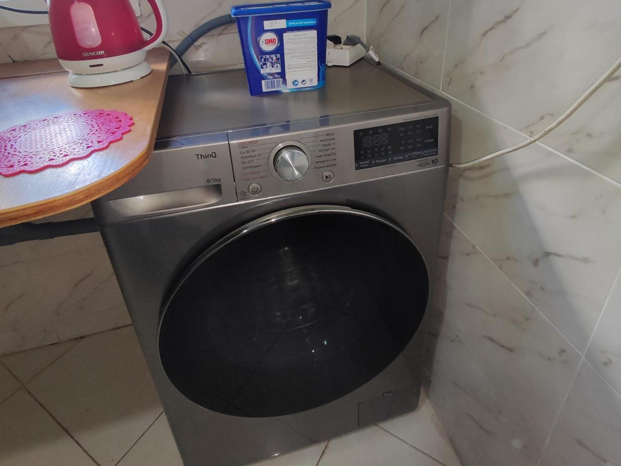 Beautiful Ground-floor With Portable Air Conditioning, Parking, And Free Wi-fi Apartment Casablanca