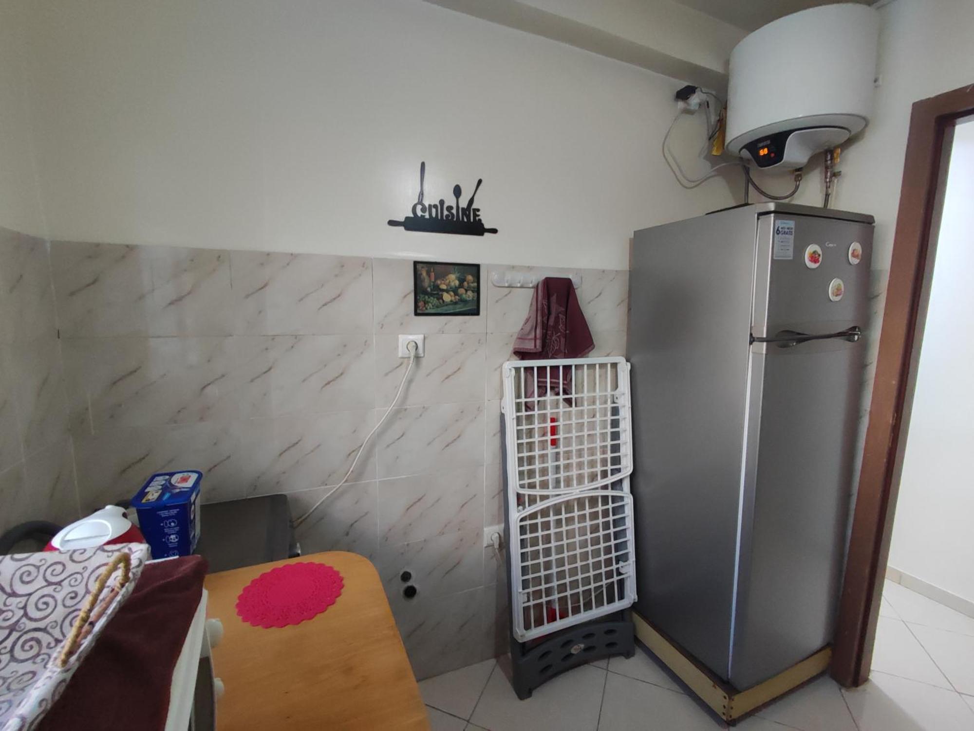 Beautiful Ground-floor With Portable Air Conditioning, Parking, And Free Wi-fi